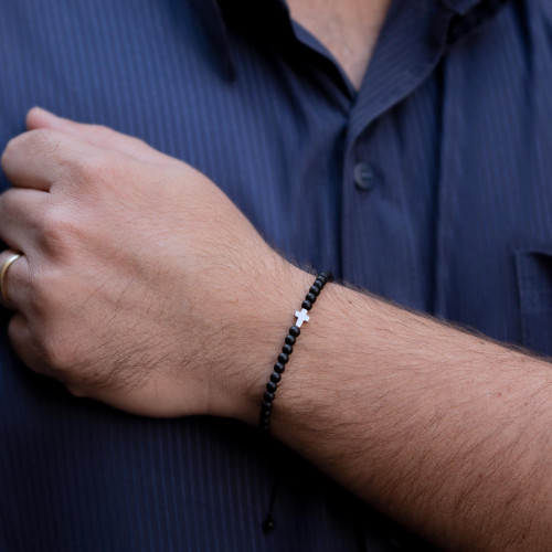 Pulseira de Aço Pedra Onix 4.5mm com Cruz Ajustável 18cm a 25cm