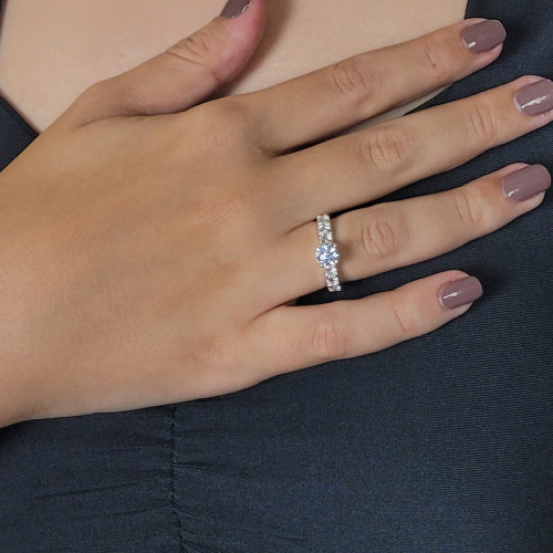 Anel de Prata Solitário Desejo Zircônias Brancas 6mm