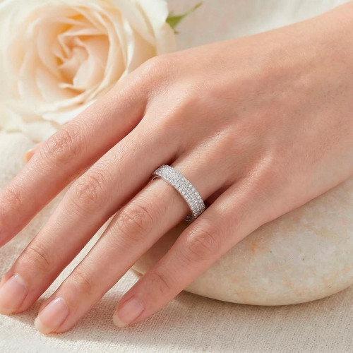 Anel de Prata Desejo Cravejado com Zircônias Brancas