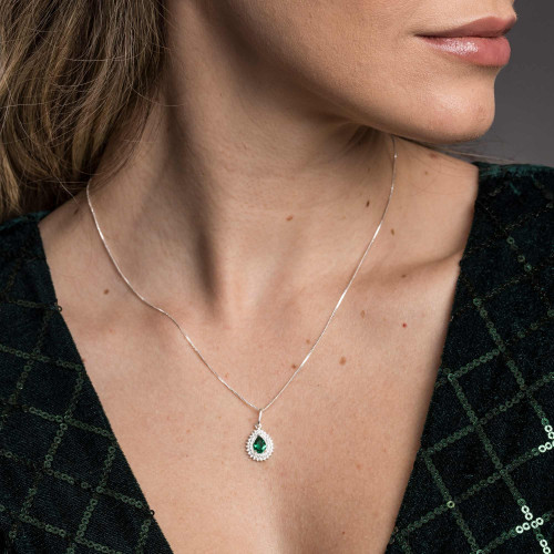 Colar de Prata Coleção Queens Cristal Esmeralda 5x7 e Zircônias Brancas 45cm
