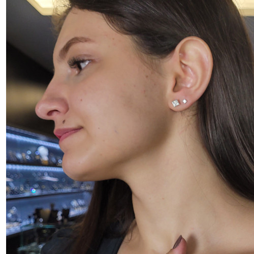 Brinco de Prata Ponto de Luz Redondo Zircônia 4mm