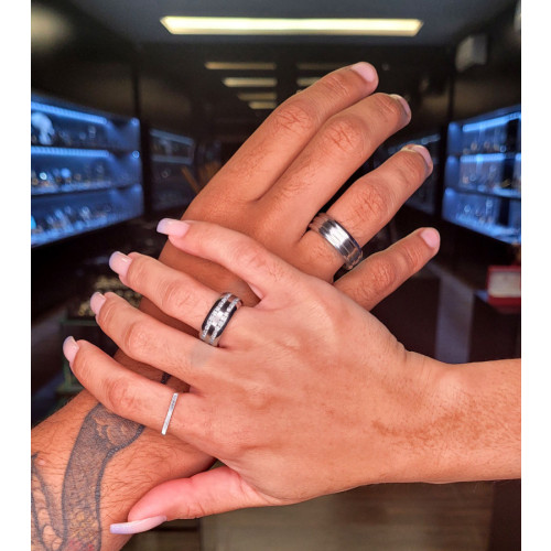 Par de Alianças de Aço Troya Dupla e Eros GANHE: Porta Joias Convex